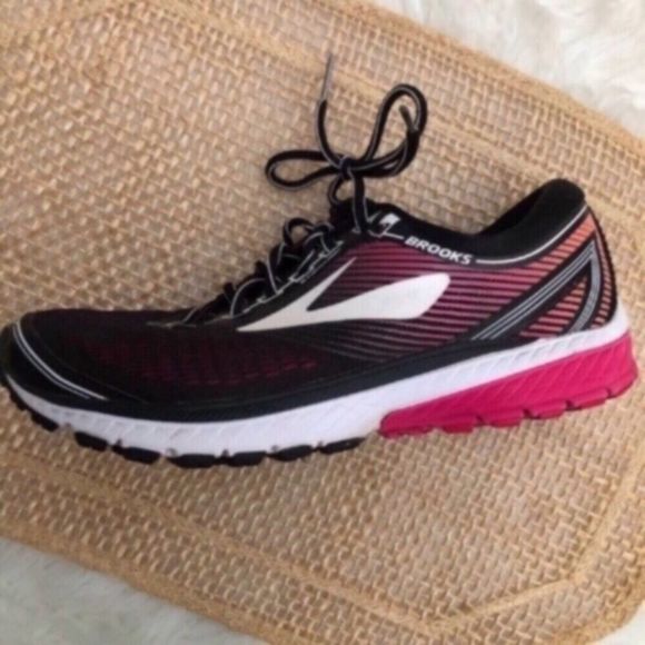 Brooks Ghost 10 Black and Pink - Picture 8 of 16